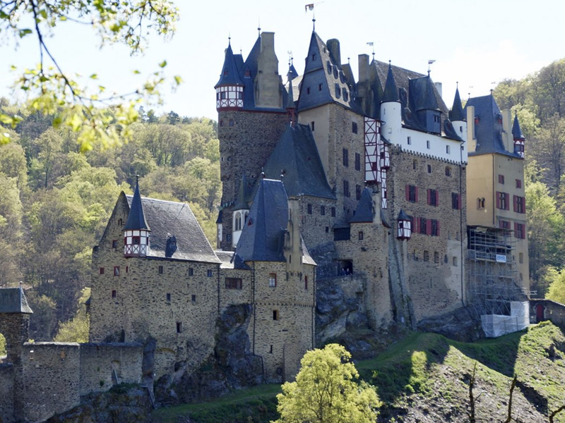 Burg Eltz Zur Post-Landkern